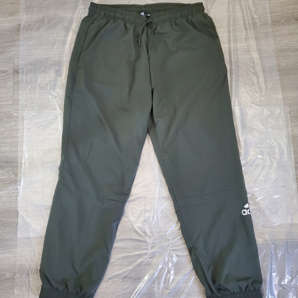 Adidas men’s 3-pocket olive green active training pants